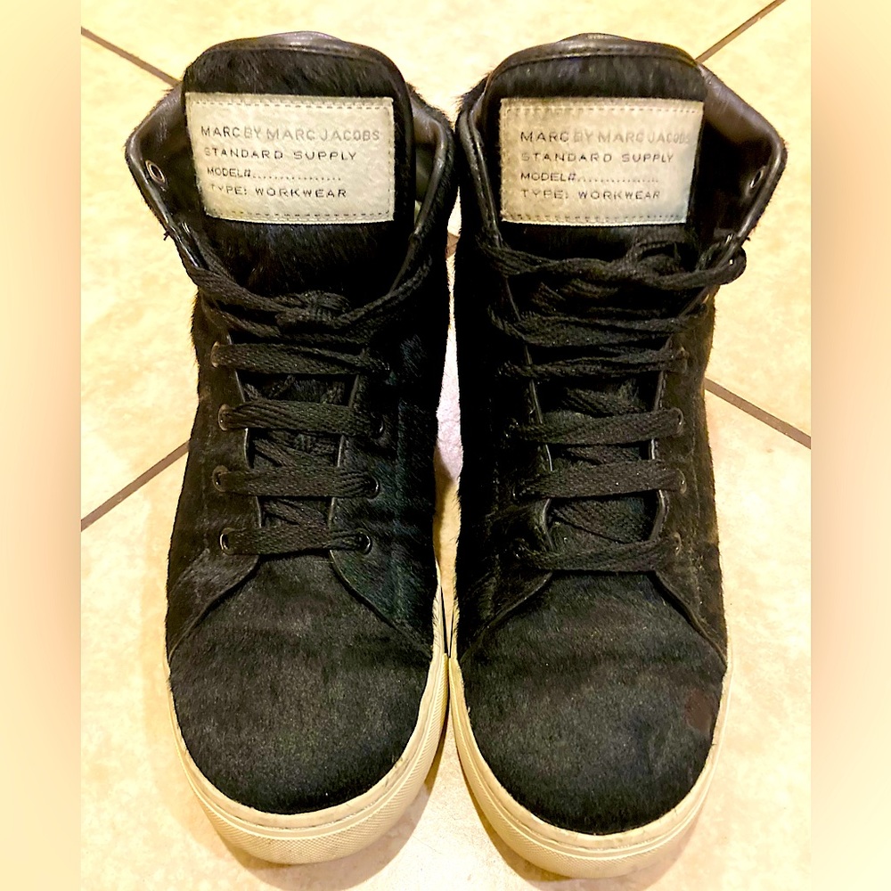 A unique fur Marc by Marc Jacobs sneaker shoe size 8.5